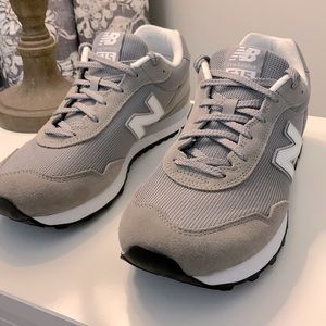 New balance Men’s athletic shoes - excellent condition!